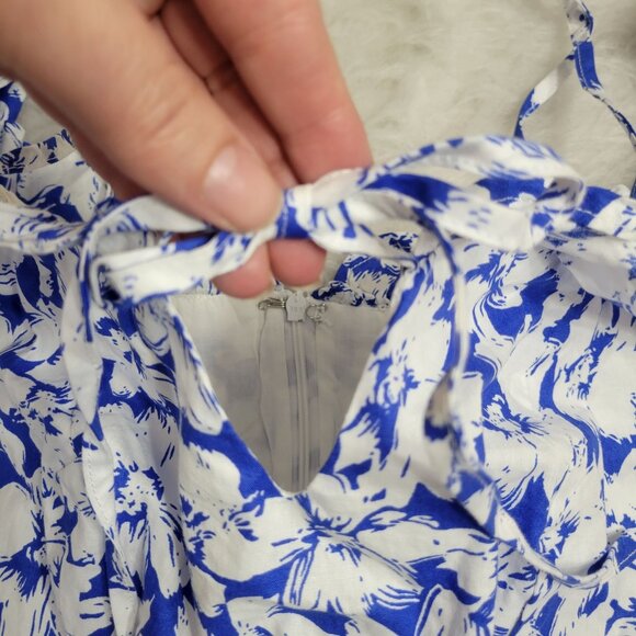 Lulu's Ring in Spring Blue White Floral Print Flutter Sleeve Mini Dress Large - Picture 10 of 14